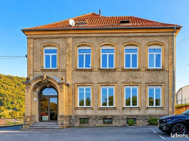 Appartement 9 pièces 161 m²