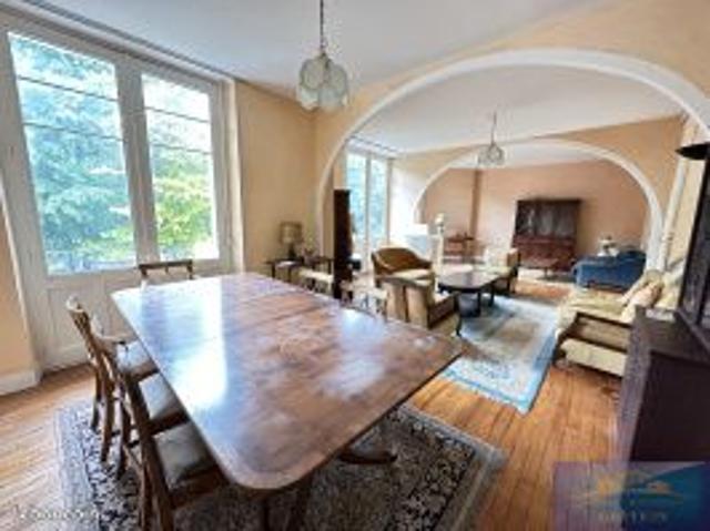 Appartement 9 pièces 187 m²