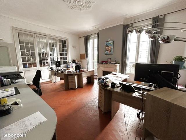 Appartement 9 pièces 211 m²