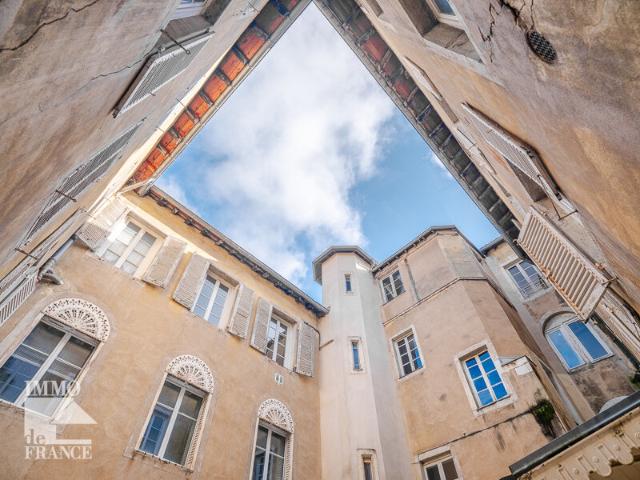 Appartement 9 pièces 224 m²