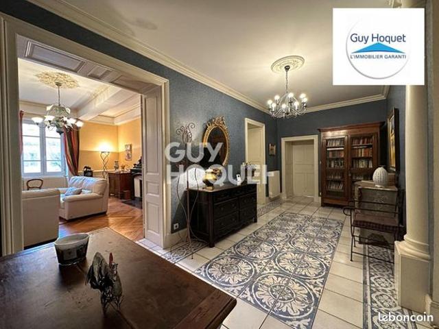 Appartement 9 pièces 224 m²