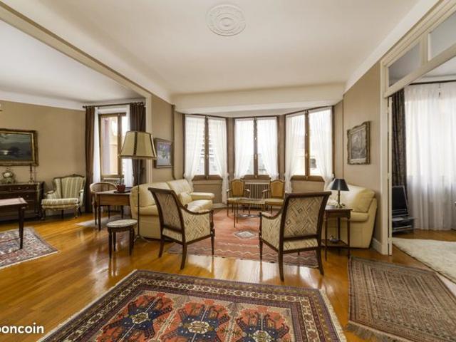 Appartement 9 pièces 226 m²