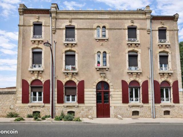 Appartement 9 pièces 231 m²