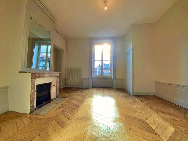 Appartement 9 pièces 234 m²
