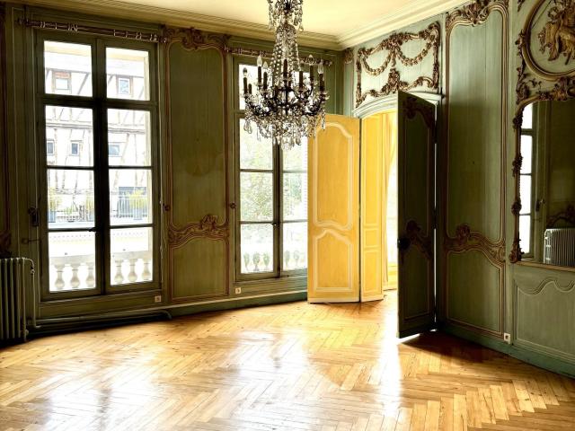 Appartement 9 pièces 305 m²