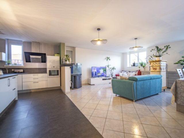 Appartement 9 pièces à Charmes