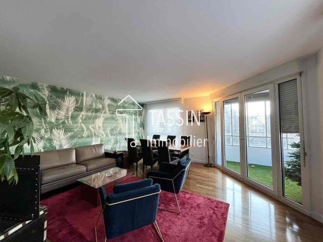 Appartement 102m2 avec balcon, situation idéale