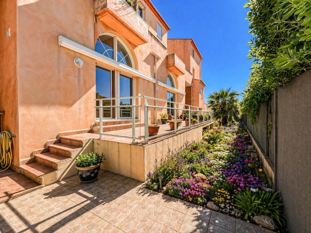 APPARTEMENT 102M2 AVEC JARDIN TERASSE ET GARAGE A VALRAS PLAGE