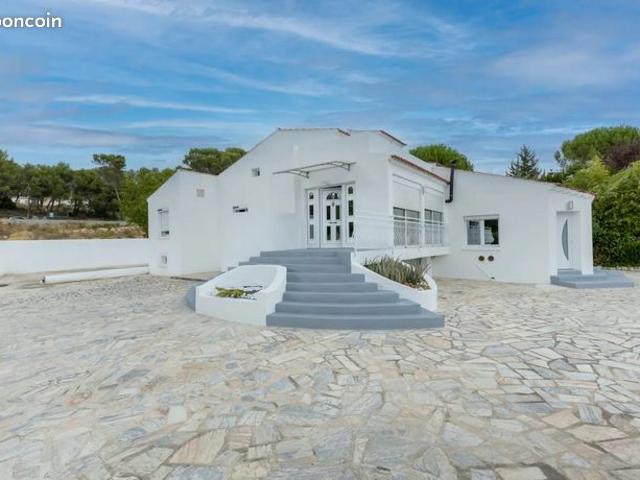 Maison 10 pièces 285 m²
