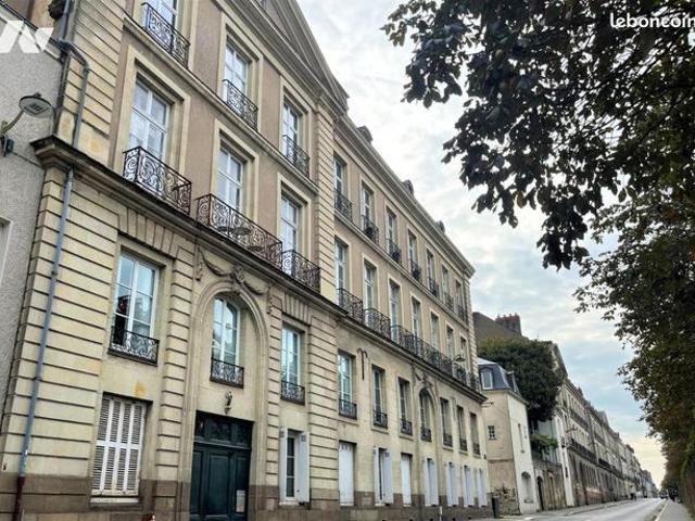 Appartement 10 pièces 230 m²