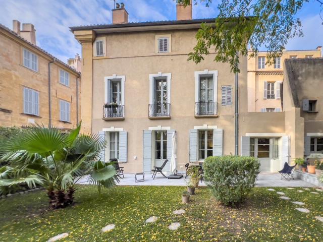 Appartement 10 pièces 231 m²