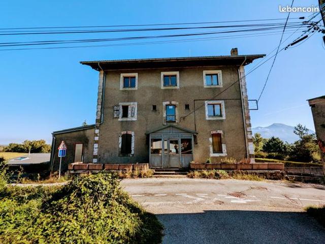 Appartement 10 pièces 256 m²