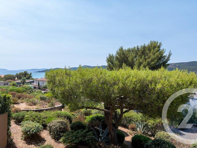 Appartement avec terrasse en bord de mer