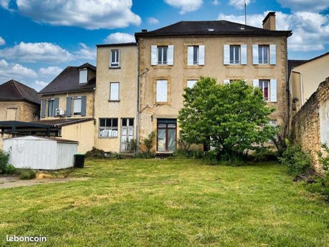 Appartement 11 pièces 142 m²