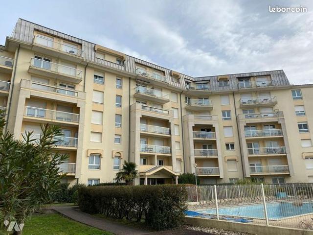 Appartement 11 pièces 23 m²