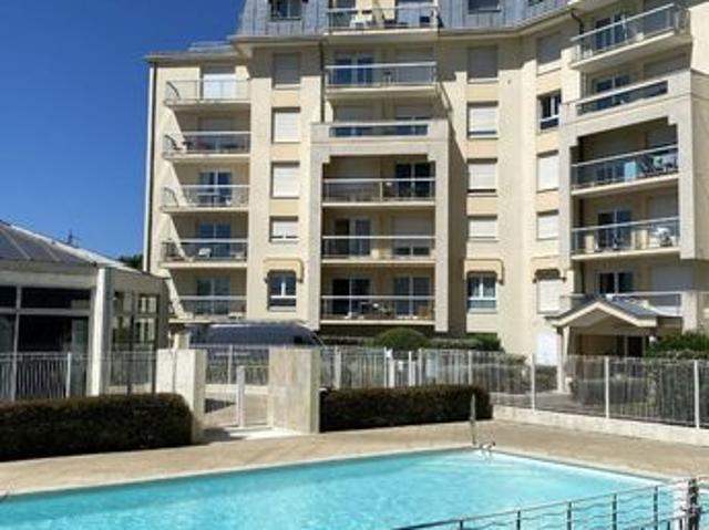 Appartement 11 pièces 23 m²