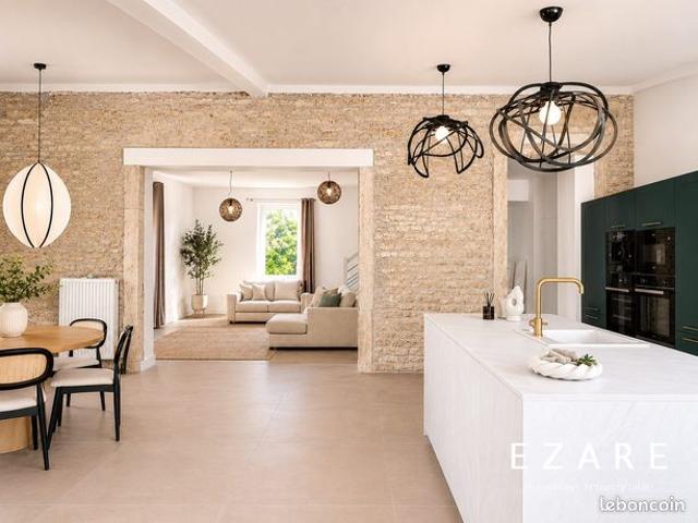 Appartement 11 pièces 244 m²