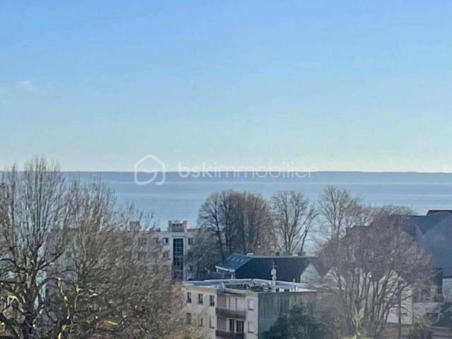 ? Appartement 123 m² avec Grand Balcon Vue Mer à vendre en EXCLUSIVITÉ à Saint Adresse – 3 chambres – À rénover