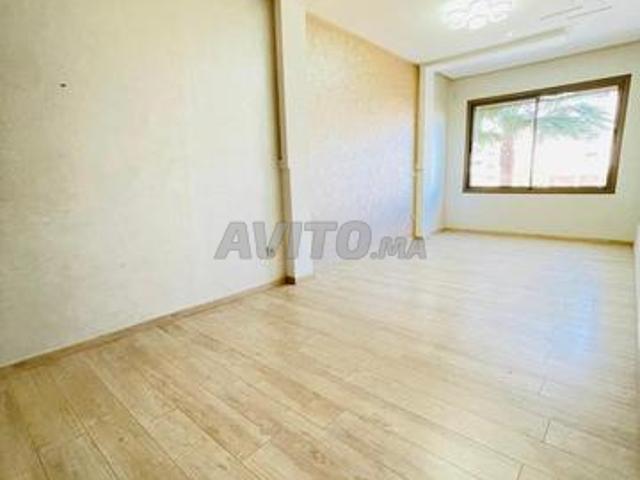 Appartement 126m vide à Jenane Californie