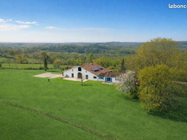 Maison 12 pièces 360 m²