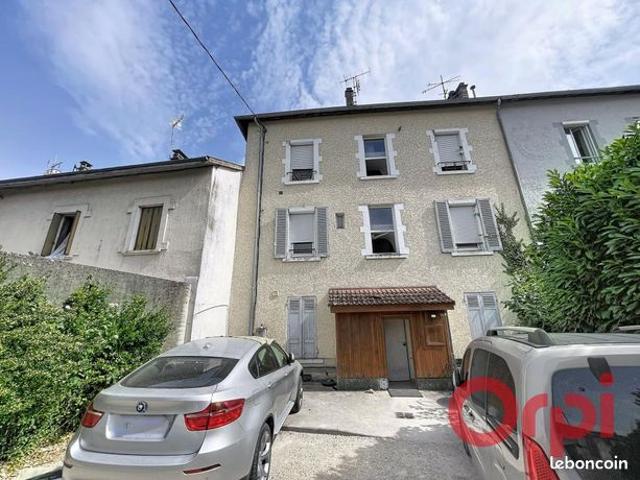 Appartement 14 pièces 233 m²