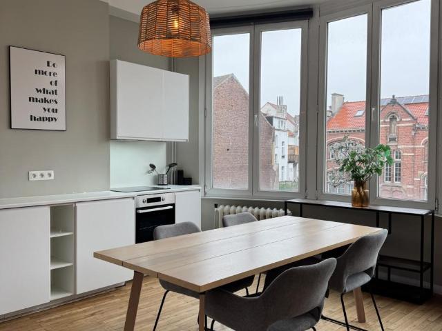 Appartement 150 m² Rue Vandernoot à Molenbeek Saint Jean
