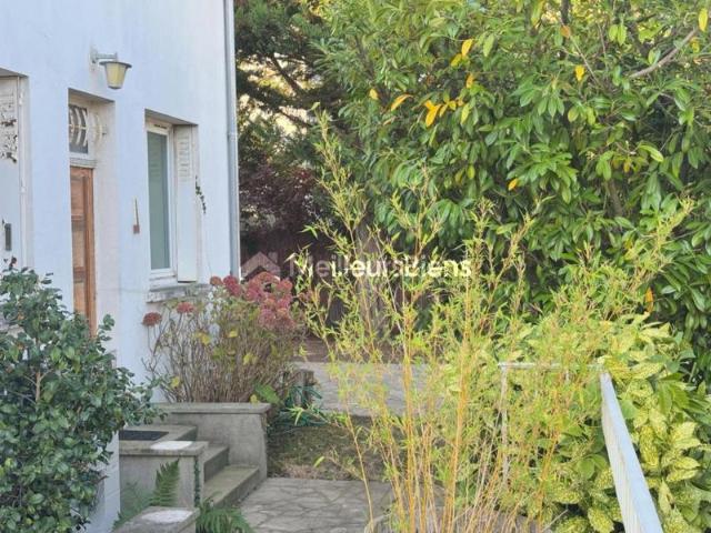 Appartement 150m2, 4 chambres, jardin, vue, garages et sous sol