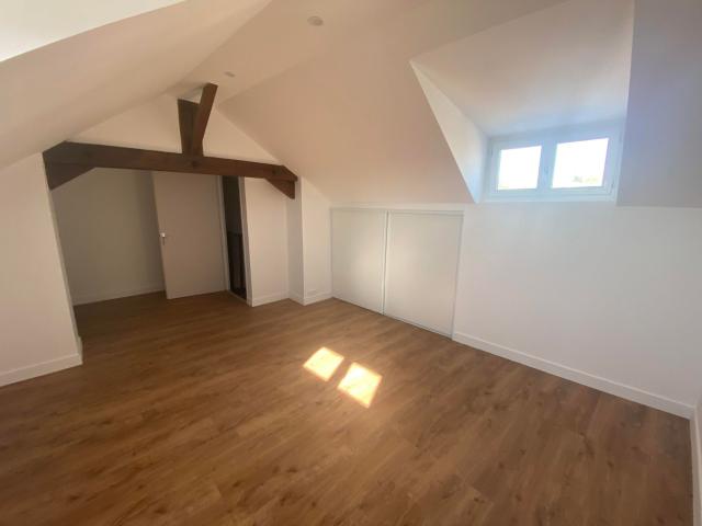 Appartement 168 m² at Bressuire 79300, France