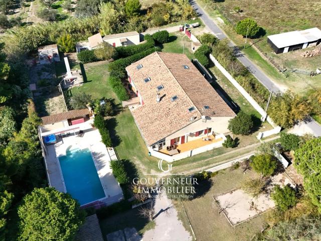 Maison 18 pièces 422 m²