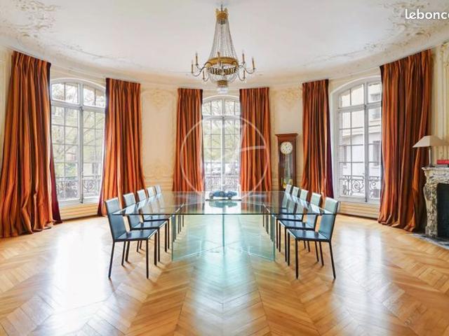 Appartement 18 pièces 453 m²