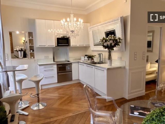 Appartement 1 chambre à louer à Élysée Madeleine, Paris