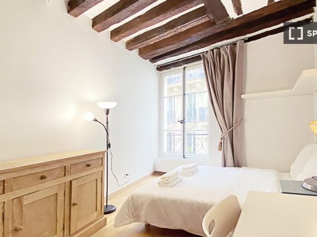 Studio à louer aux Halles, Paris