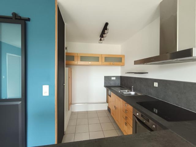 Appartement 1 chambre balcon & parking Sud Est