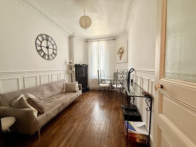 Appartement 1 chambre meublé avec cheminée Commerce Paris 15°