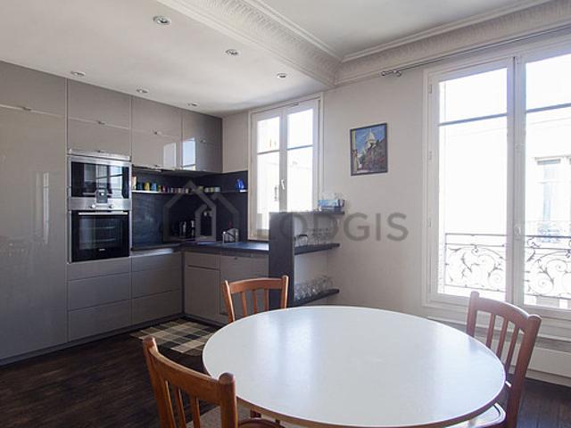 Appartement 1 chambre meublé avec cheminée et concierge Montmartre Paris 18°