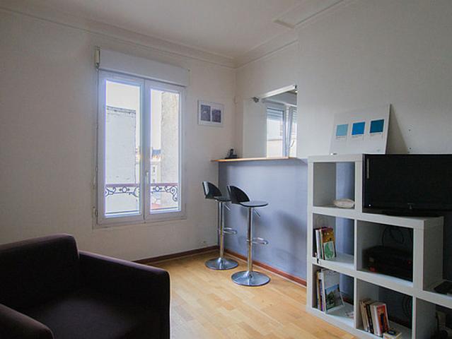 Appartement 1 chambre meublé avec cheminée et concierge Canal Saint Martin Paris 10°