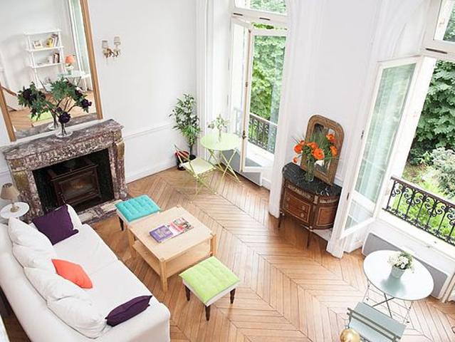 Appartement 1 chambre meublé avec ascenseur, cheminée et concierge Saint Lazare Paris 8°
