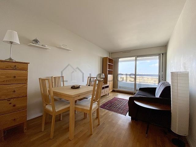 Appartement 1 chambre meublé avec ascenseur, concierge et place de parking en option Porte de Versailles Paris 15°