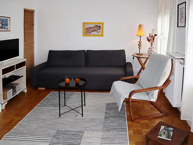 Appartement 1 chambre meublé avec ascenseur et cheminée République Paris 11°