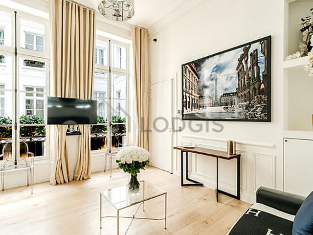 Appartement 1 chambre meublé avec ascenseur et concierge Louvre Paris 1°