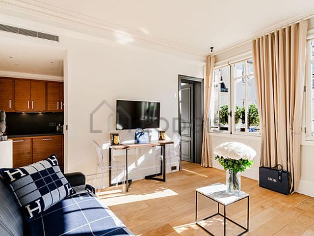 Appartement 1 chambre meublé avec ascenseur et concierge Louvre Paris 1°