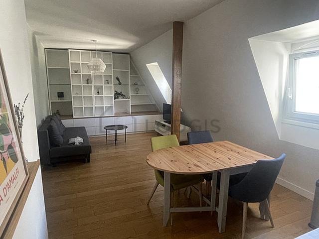 Appartement 1 chambre meublé avec ascenseur et local à vélos Grands Magasins Paris 9°