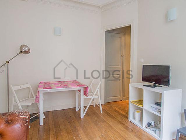 Appartement 1 chambre meublé avec ascenseur et local à vélos La Motte Picquet Paris 15°