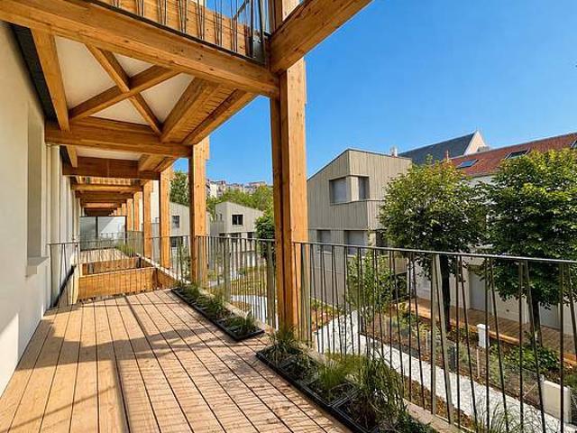 Appartement 1 chambre meublé avec terrasse, ascenseur et local à vélos Gambetta Paris 20°