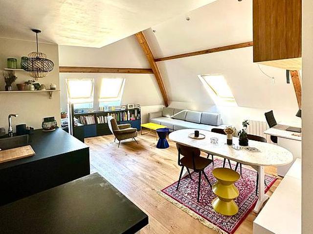 Appartement 1 chambre meublé avec terrasse, ascenseur et place de parking en option Centre ville