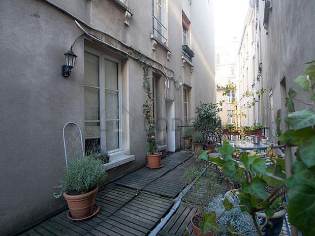 Appartement 1 chambre meublé avec terrasse et cheminée Ile de la Cité Paris 4°