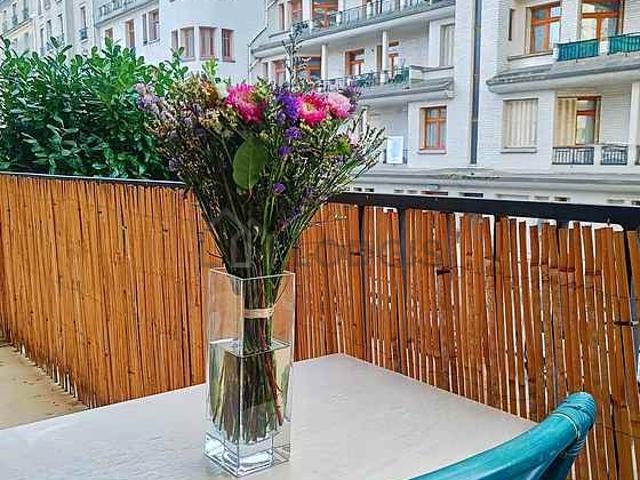 Appartement 1 chambre meublé avec terrasse et ascenseur Porte de Clignancourt Paris 18°