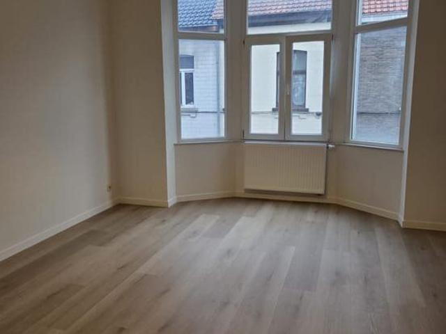 Appartement 1 chambre rénové Anderlecht Libre direct