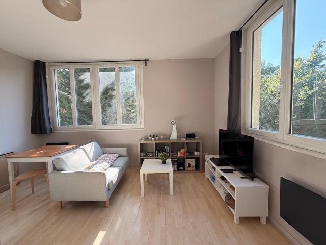 APPARTEMENT 1 PIÈCE MEUBLE CORBEIL ESSONNES