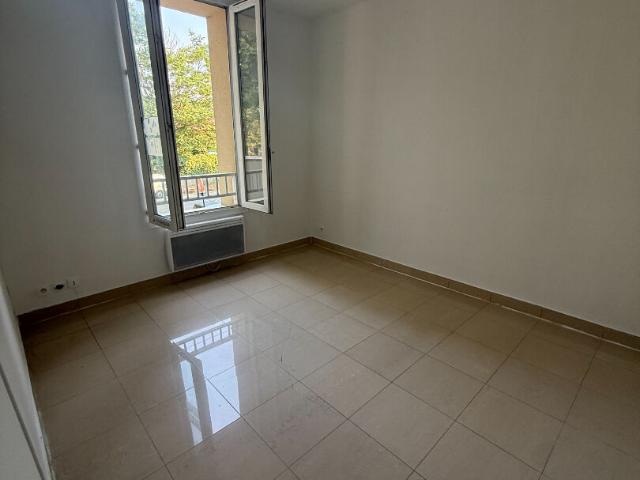 Appartement 1 pièce Aubervilliers 21.89m² 750€ à louer l'Adresse